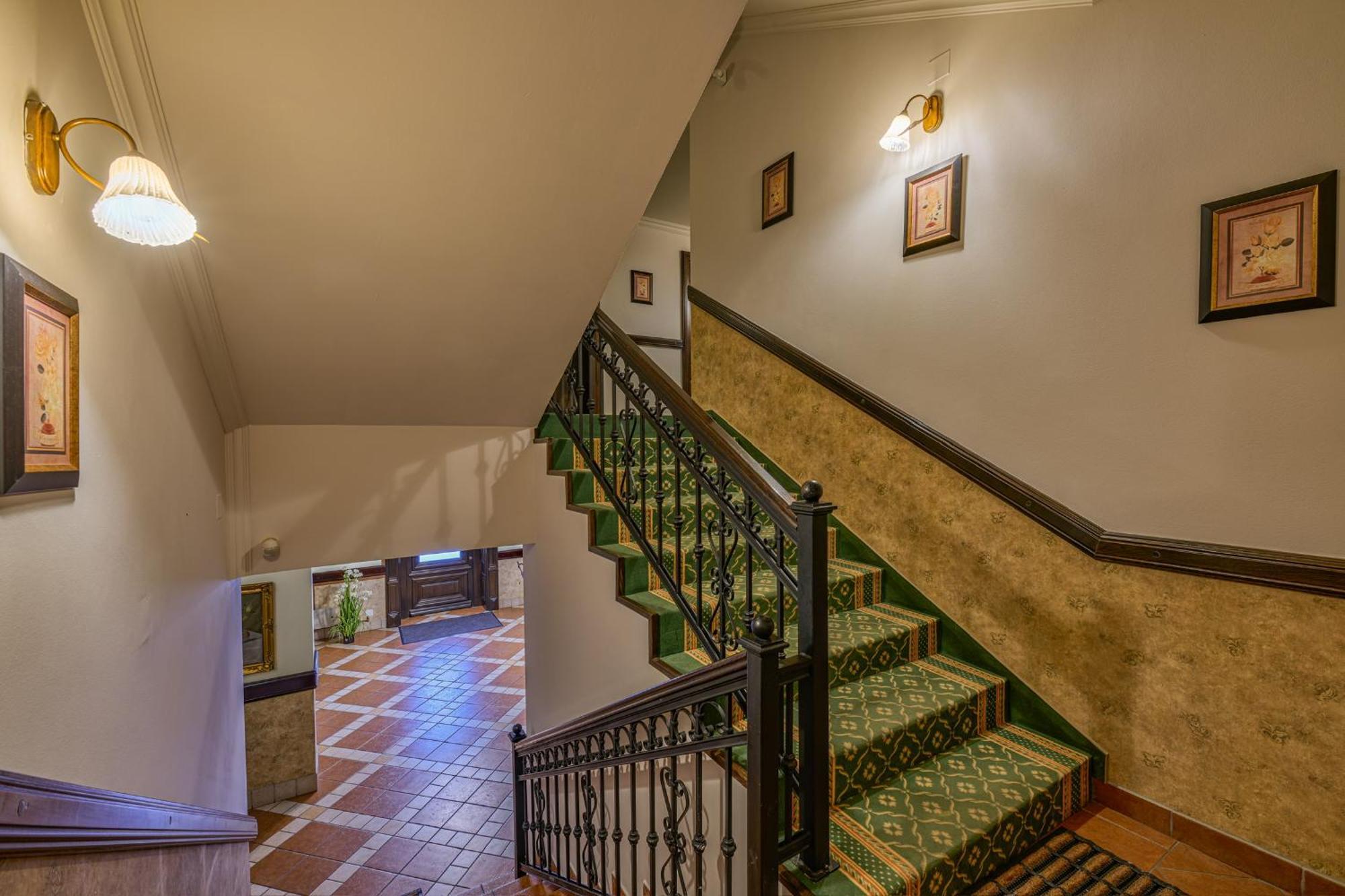 Hotel Classico Timisoara Exterior foto