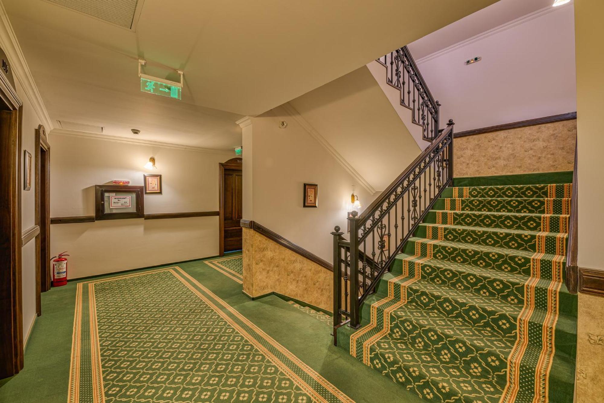 Hotel Classico Timisoara Exterior foto