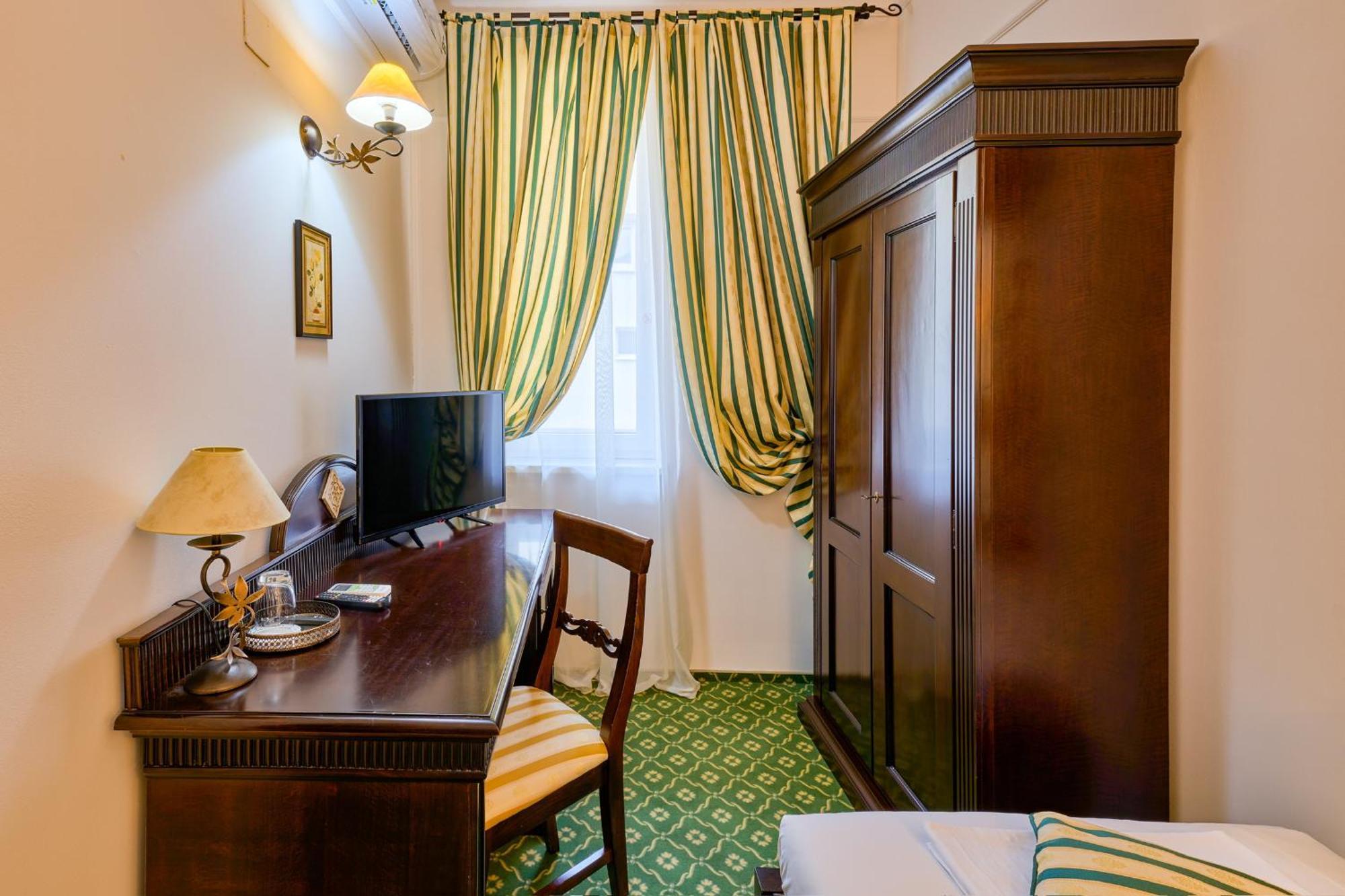 Hotel Classico Timisoara Exterior foto