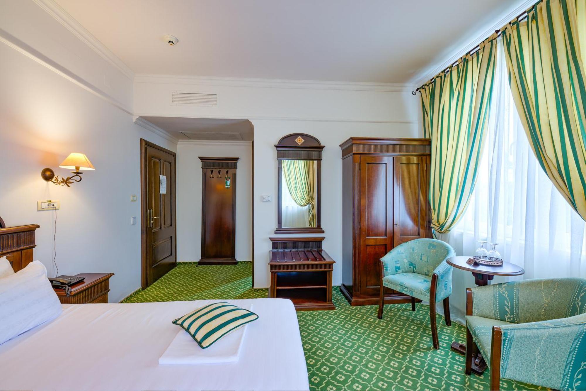Hotel Classico Timisoara Exterior foto